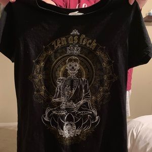 Black t shirt with skeleton